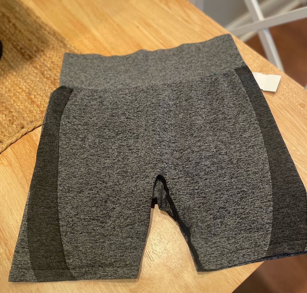 Victoria’s Secret Pink Sport Active Workout Shorts, Size Large, B92